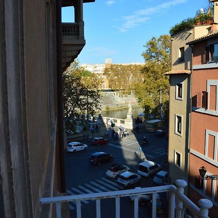 Una Finestra Su Castel Sant'Angelo Rome Extérieur photo