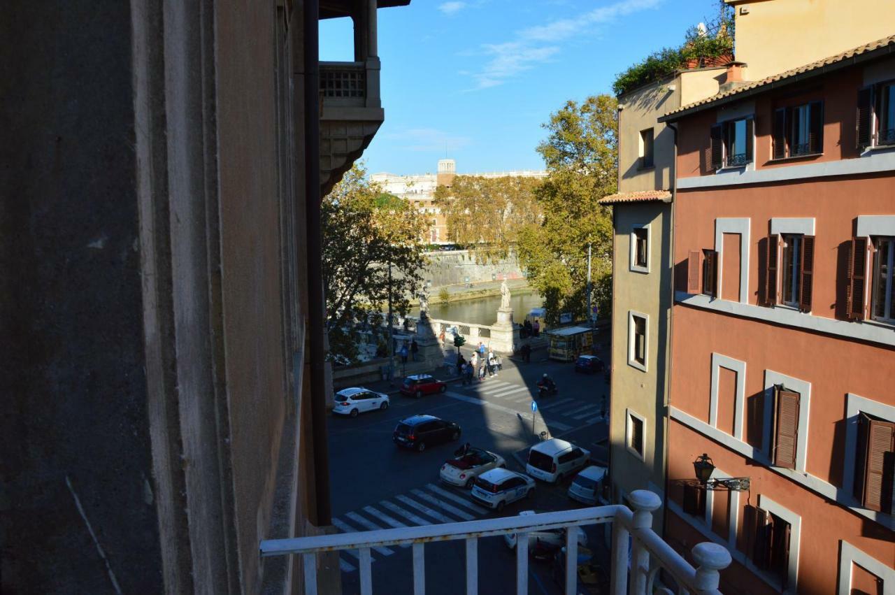 Una Finestra Su Castel Sant'Angelo Rome Extérieur photo